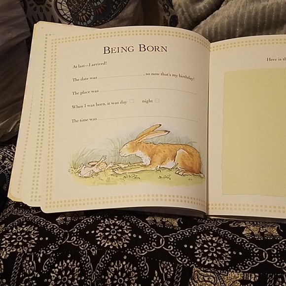 Guess How Much I Love You (Baby book) - Picture 4 of 6